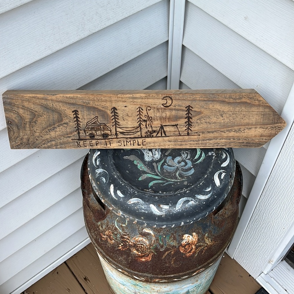 ▫️”Keep it Simple” Etched Rustic Camping Brown Arrow Wooden Wall Sign